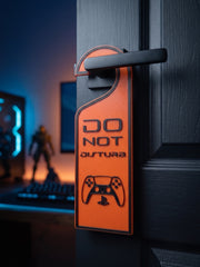 Oyuncu Odası Kapı Askısı Do Not Disturb Rahatsız Etmeyin Yazısı PS5 Tasarımlı Gamer Dekor Genç Odası Hediyelik