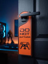 Oyuncu Odası Kapı Askısı Do Not Disturb Rahatsız Etmeyin Yazısı PS5 Tasarımlı Gamer Dekor Genç Odası Hediyelik