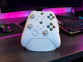 Xbox Uyumlu Çiftli Kol Standı - Series X / S ve Xbox One Oyun Kolu Tutucu Masaüstü Düzenleyici - Beyaz
