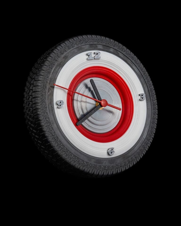 Tire'd of Time Duvar Saati