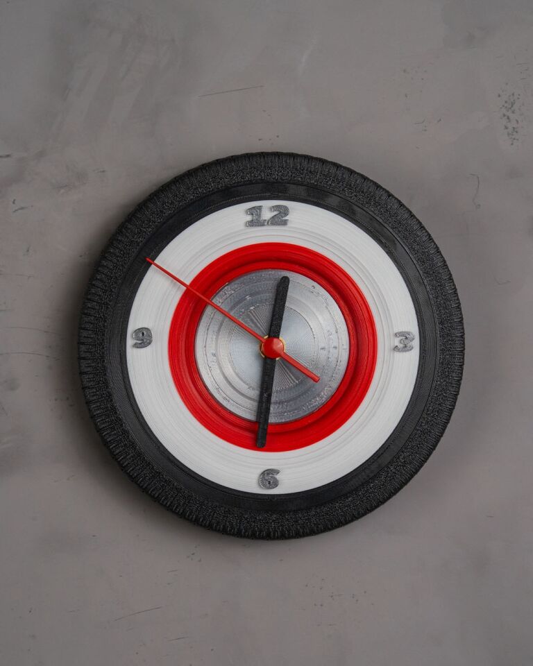 Tire'd of Time Duvar Saati
