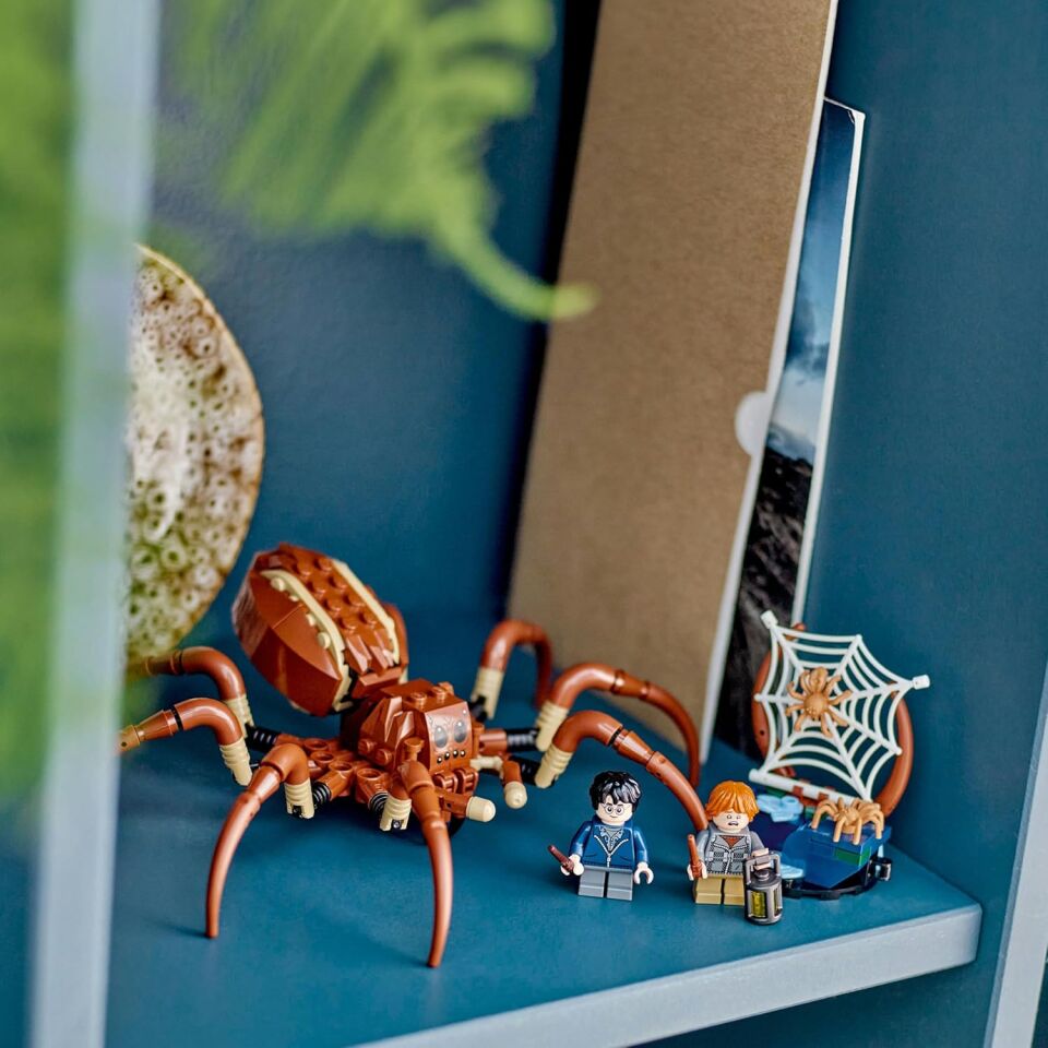 LEGO Harry Potter Aragog Yasak Ormanda 76434 – 7 Yaş Üzeri Çocuklar için Hediye Fikri, Harry Potter ve Ron Weasley Minifigürleri ile 2 Örümcek Figürü İçeren Yaratıcı Oyuncak Yapım Seti (195 Parça)