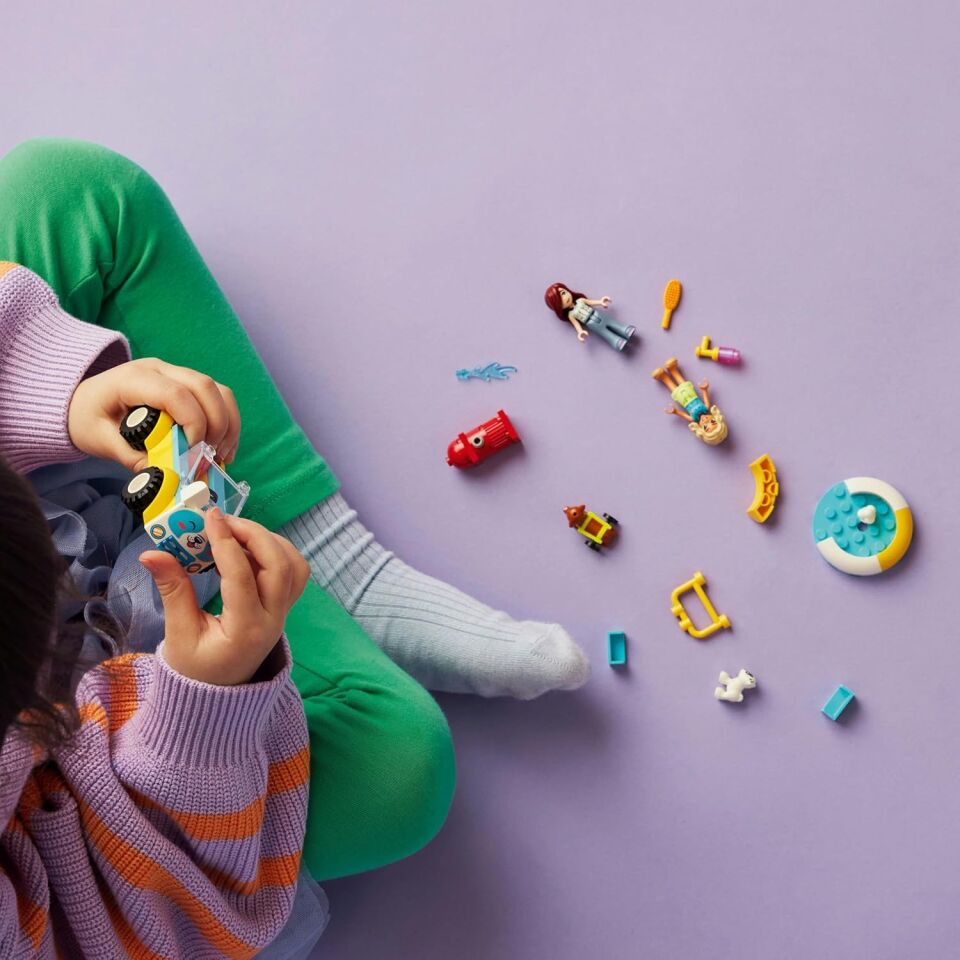 LEGO Friends Köpek Kuaförü Arabası 42635 – 4 Yaş ve Üzeri Kız ve Erkek Çocuklar için Yılbaşı Hediyesi Fikri, 2 Mini Bebek ve 2 Köpek Figürü İçeren Yaratıcı Eğlenceli Oyuncak Yapım Seti (60 Parça)
