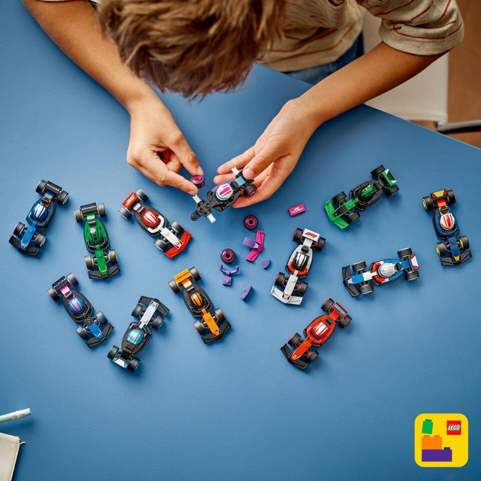 LEGO F1 Koleksiyonluk Yarış Arabaları 71049-6 Yaş Üzeri Kız ve Erkek Çocuklar için Ferrari ve McLaren Dahil 12 Formula 1 Takımının Mini Araba Modellerini İçeren Oyuncak Araba Yapım Seti (29 Parça)