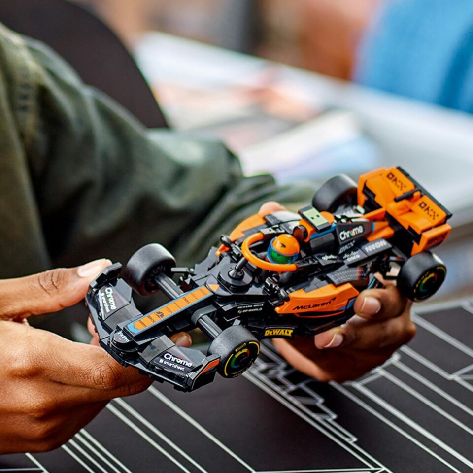 LEGO Speed Champions 2023 McLaren Formula 1 Yarış Arabası Set 76919 – 9 Yaş ve Üzeri Kız ve Erkek Çocukları için Koleksiyonluk Oyuncak Model Yapım Seti, Çocuk Doğum Günü Hediyesi Fikri (245 Parça)